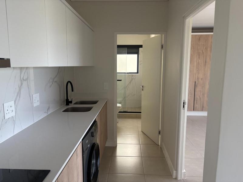 To Let 1 Bedroom Property for Rent in Richwood Western Cape